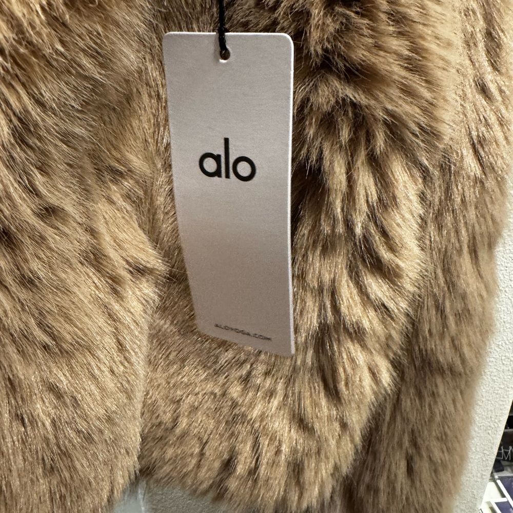 ALO Opulent Faux Fur Cropped Jacket - Picture 12 of 14